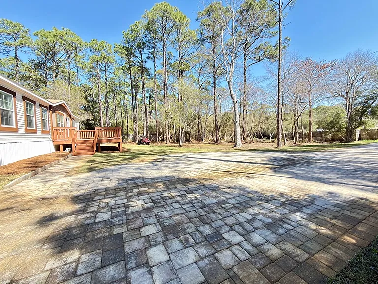 55 Oak Ave — Photo 53