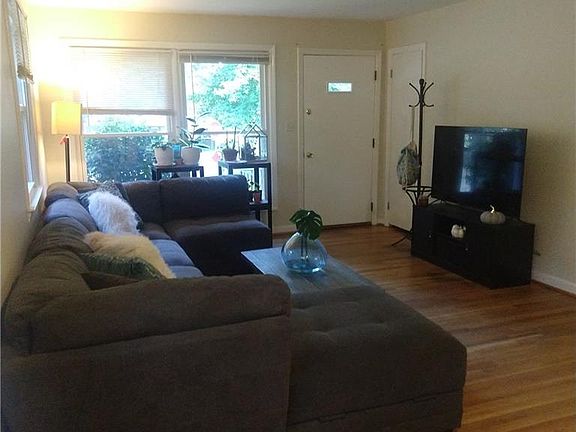 3rd image of 2901 Dellwood Dr