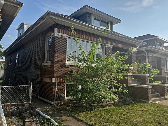 3rd image of 7351 W 62nd Pl