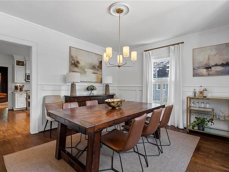 663 Yorkshire Rd NE — Photo 18