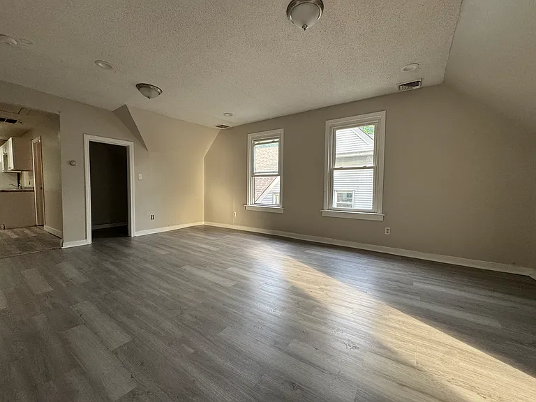 304 Willow St #3C — Photo 9