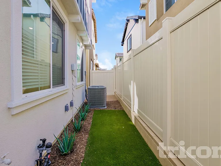 31578 Dwight Dr — Photo 15