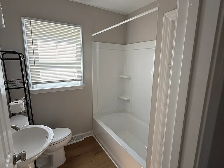 164 Market Rd — Photo 3