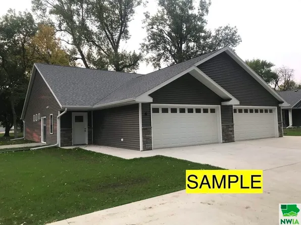 1821 W 6th St #2, Storm Lake, IA 50588
