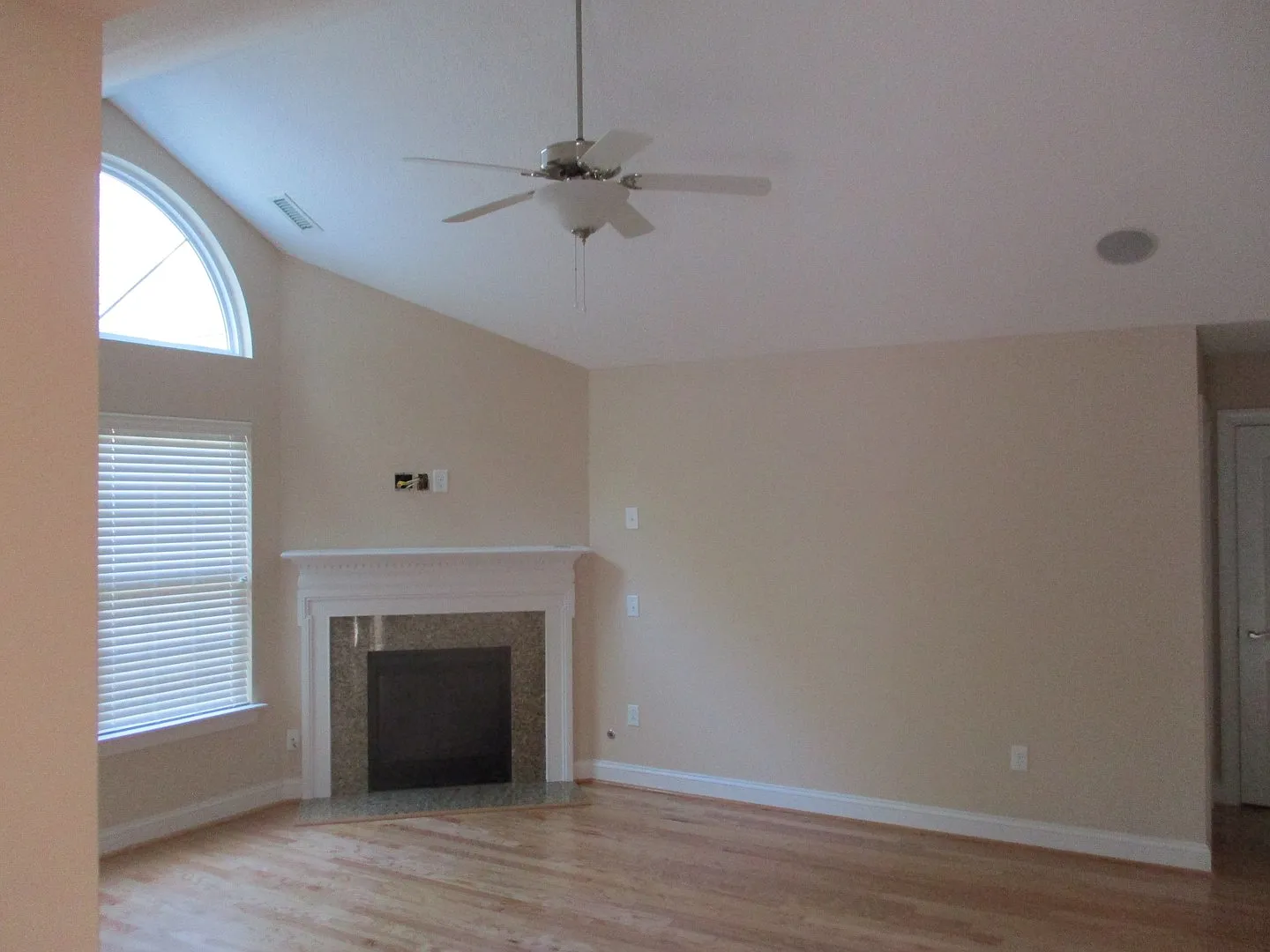 One floor living in 55+ community with a 2-car garage — Photo 3
