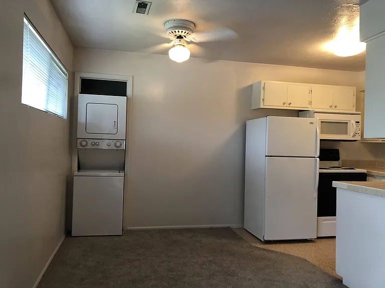 934 W 24th St — Photo 3