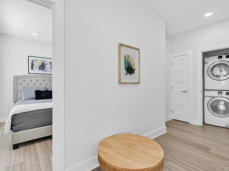 2423 Crossman Ave — Photo 26