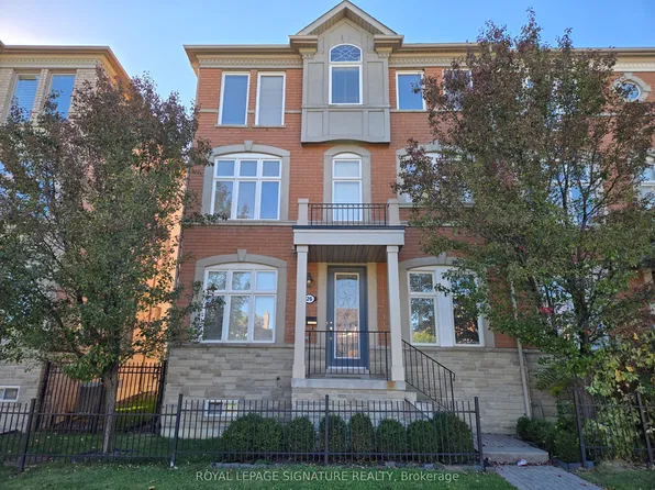 26 Helen St, Vaughan, ON L4L 3S3