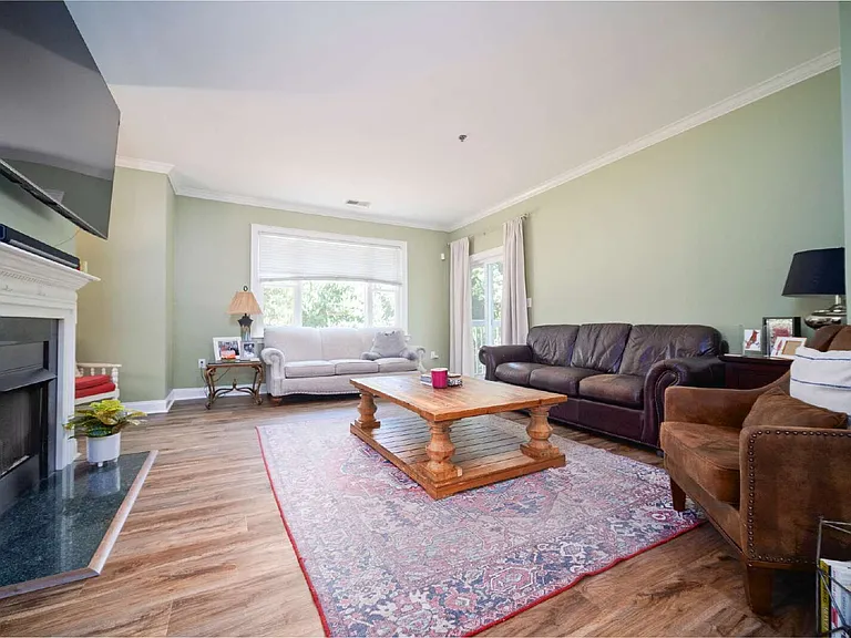 5609 Fairview Rd #3 — Photo 3