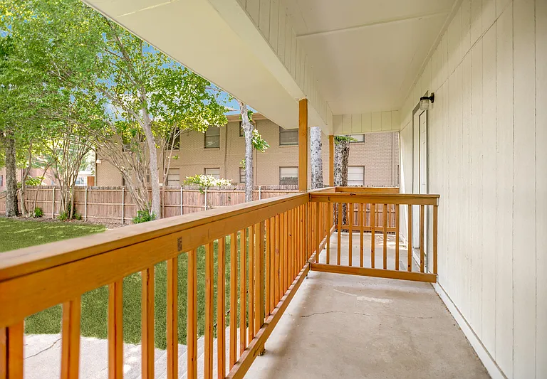905 W Abram St #3 — Photo 12
