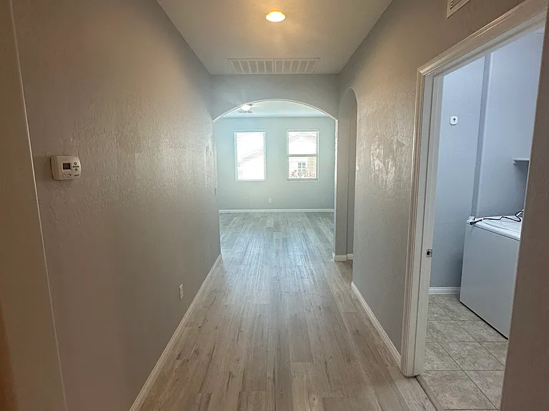 576 Glassford Ct — Photo 27