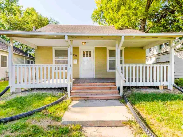 725 Bluemont Ave, Manhattan, KS 66502