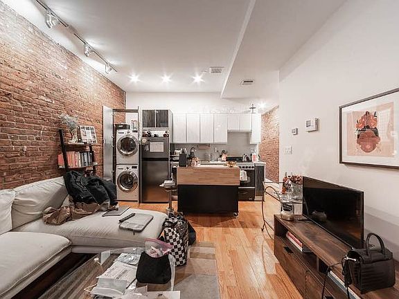 2nd image of 662 Park Pl APT 4F
