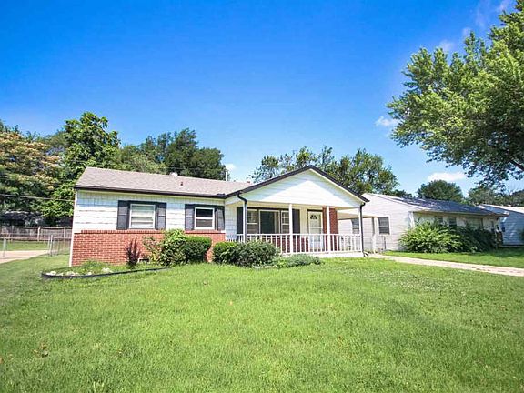 4th image of 1039 N Lakeview Dr