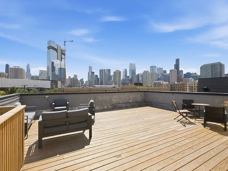 650 N Green St #4 — Photo 21