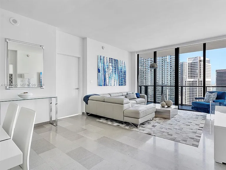 88 SW 7th St #2709 — Photo 8