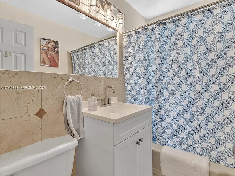 928 Euclid Ave #2 — Photo 11