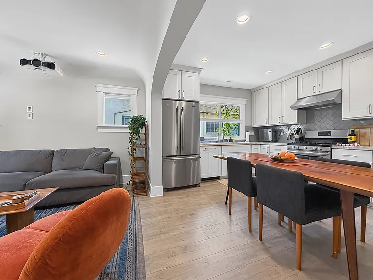 436 Riverdale Dr — Photo 3