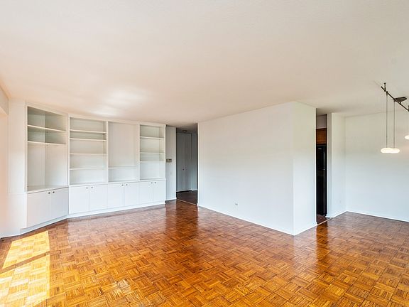 5th image of 1115 S Plymouth Ct APT 607