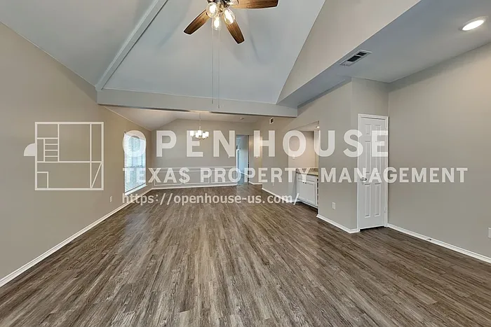 3604 Crestcreek Ct — Photo 4