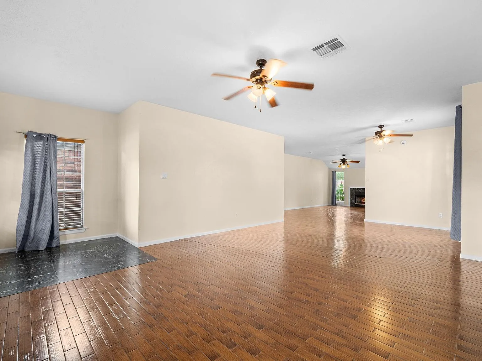 3 bed, 2.0 bath, 2102 sqft, $2,200 — Photo 3