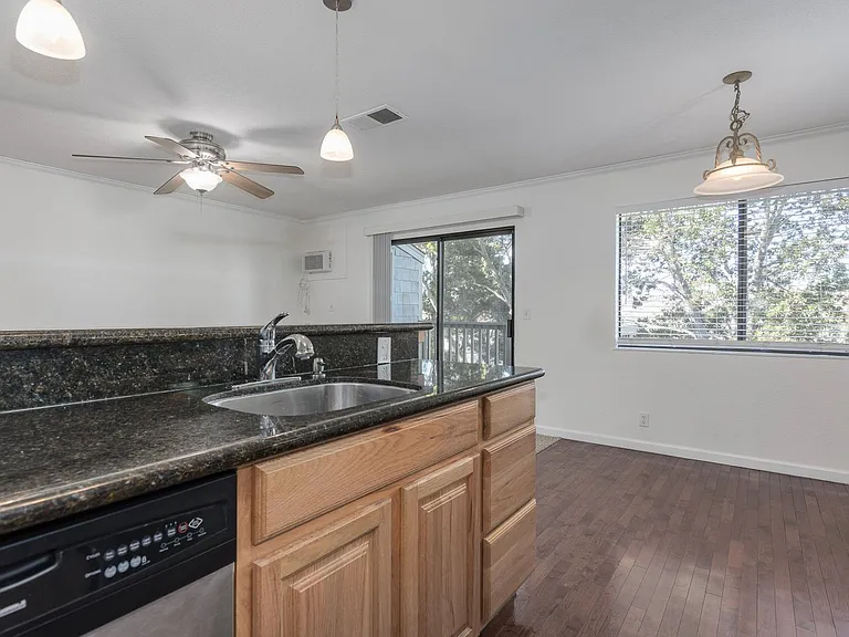 900 Cambridge Dr #138 — Photo 15