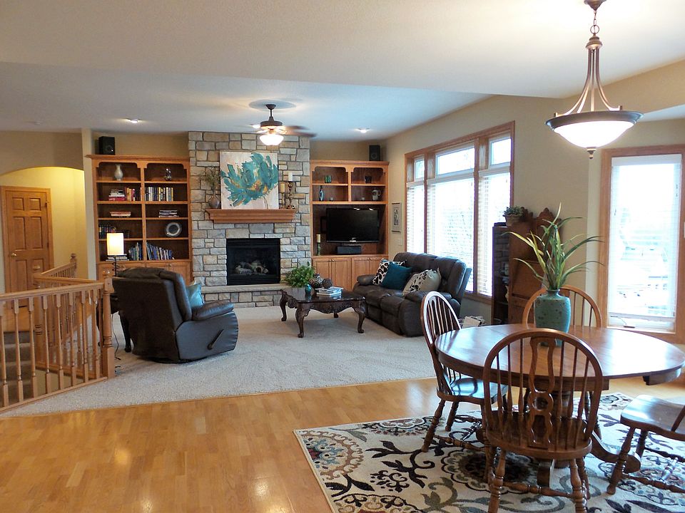 Informal dining into living.