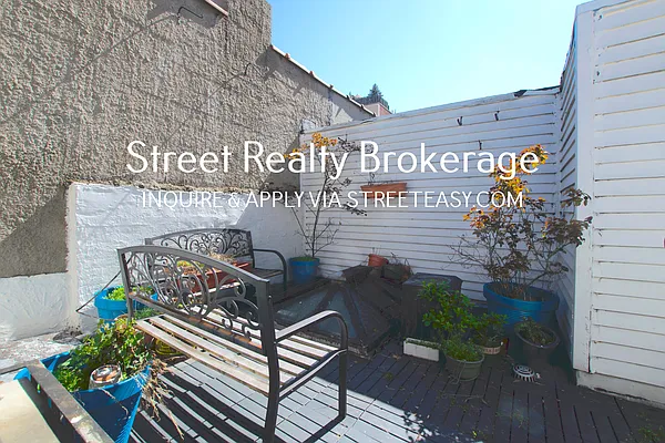 Rented by Street Realty Brokerage LLC | media 3