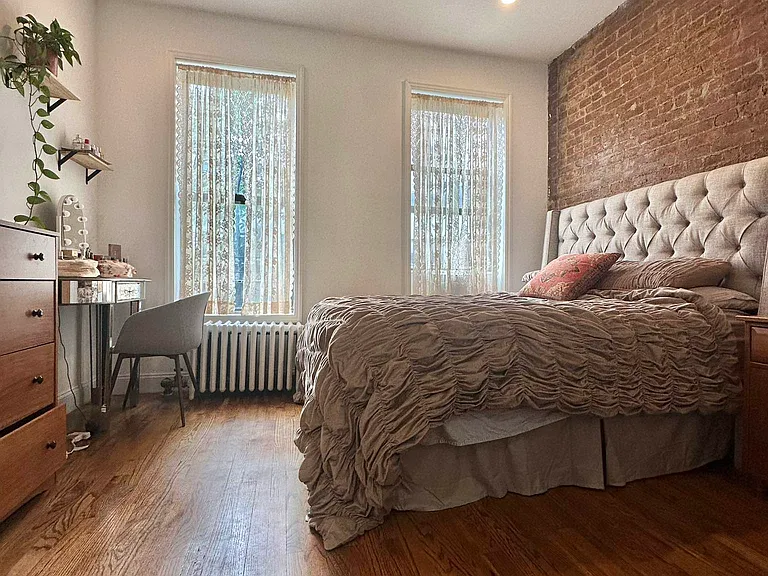 509 E 81st St #18 — Photo 1