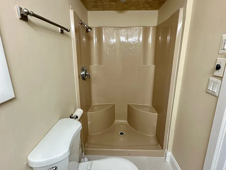 1749 Hillside Pl — Photo 28