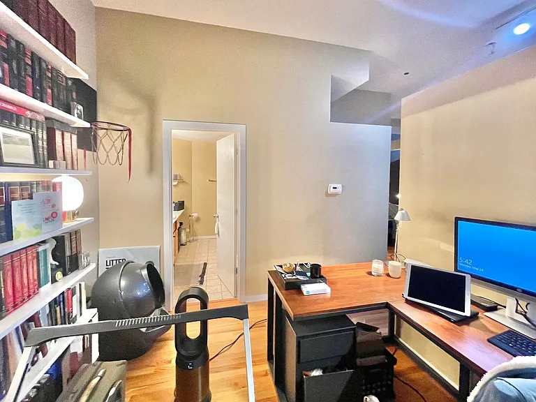 208 W Washington St #506 — Photo 14