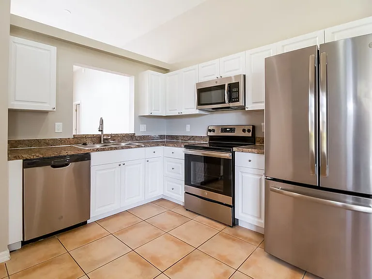 312 Riunite Cir — Photo 7