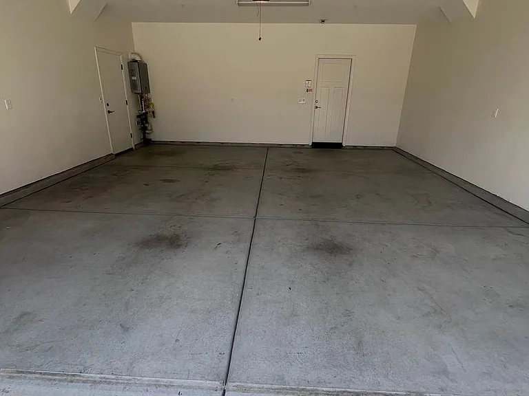 1021 Chapelhill Ln — Photo 16