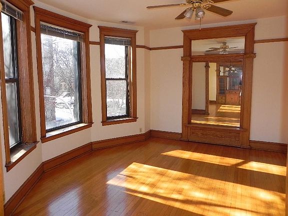 3rd image of 1514 W Cornelia Ave #Unt