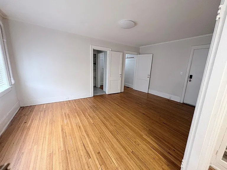 8th Street Apartments — Photo 17