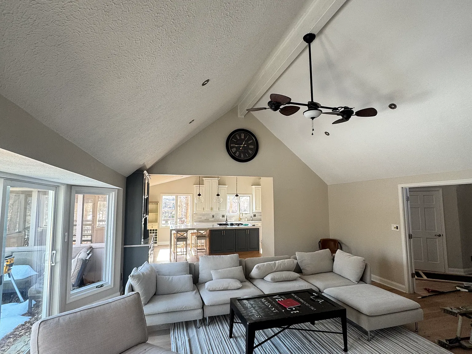 4 bed, 2.5 bath, 2700 sqft, $3,750 — Photo 3
