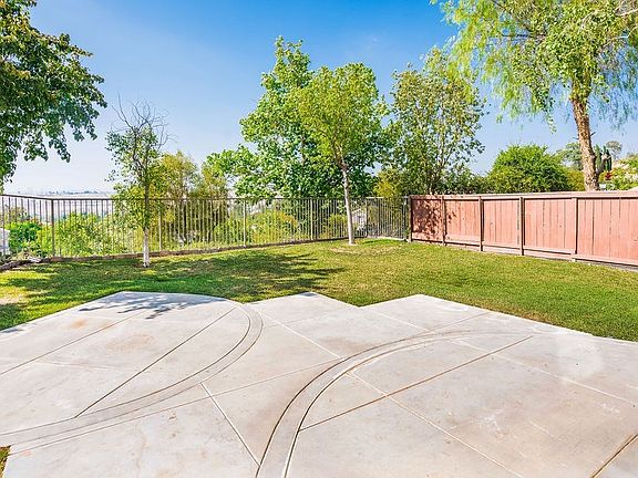 5th image of 20305 Colina Dr