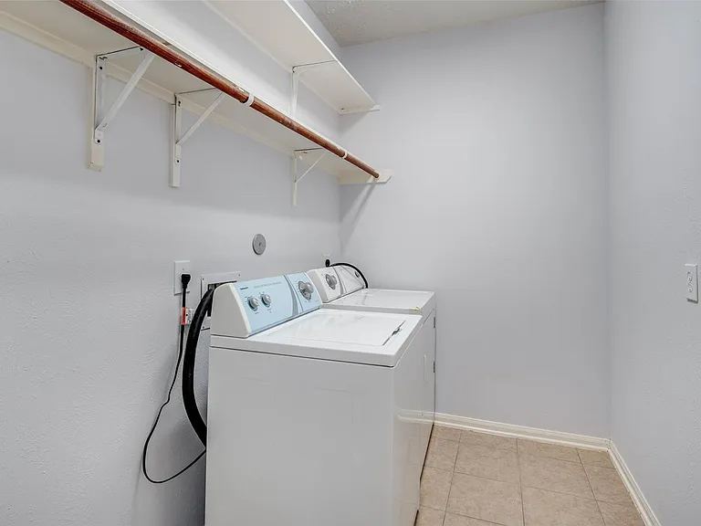 9323 Hillhaven Ct — Photo 34