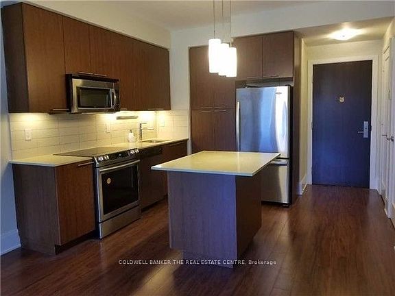 5th image of 70 Roehampton Ave #419