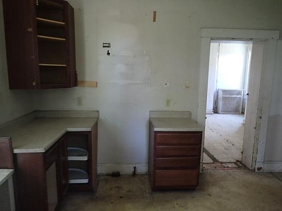 5th image of 6915 Vine St