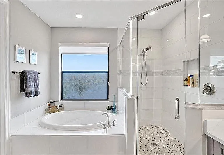 11720 Waterway Cir — Photo 30