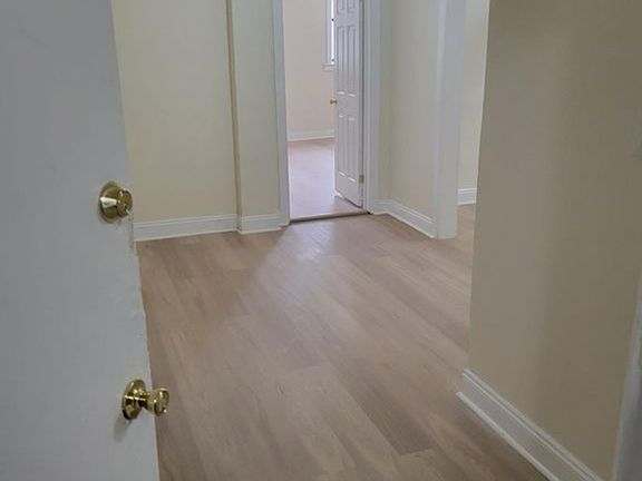 4th image of 335 Osborne Ter #B1