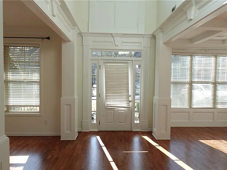 1921 Binnies Way — Photo 7