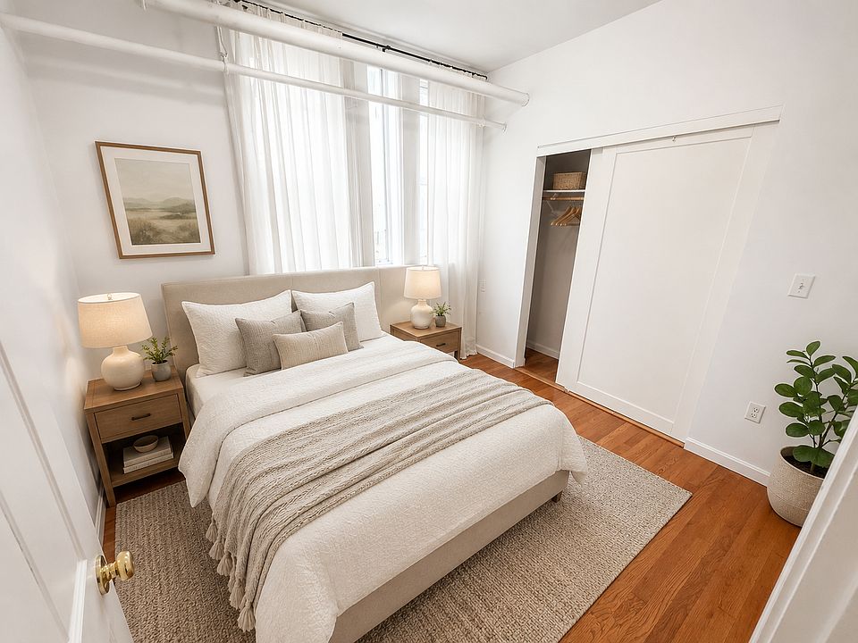 2nd image of 129 Chiswick Rd APT 9