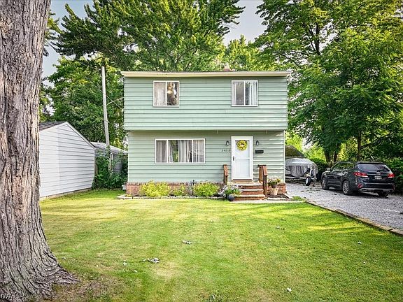 2nd image of 34019 Sylvia Dr
