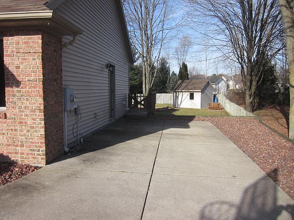 2nd image of 7541 Woodcliff Dr