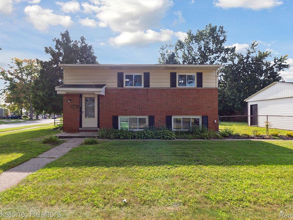 1st image of 43256 Lira Dr