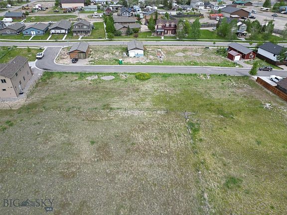 3rd image of Rachel Ave