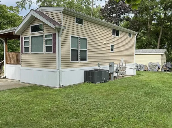 414 Skyline Drive, Edgerton, WI 53534