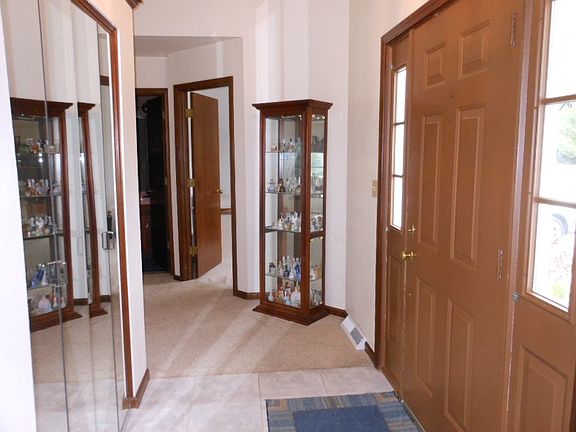 2nd image of 23698 Woodsdale Ct
